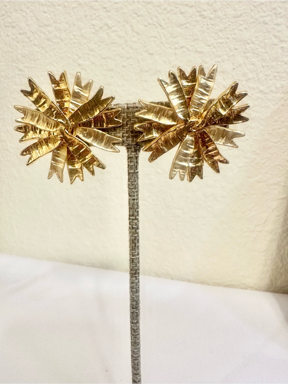 90s Vintage Shimmering Gold Burst Clip Earrings